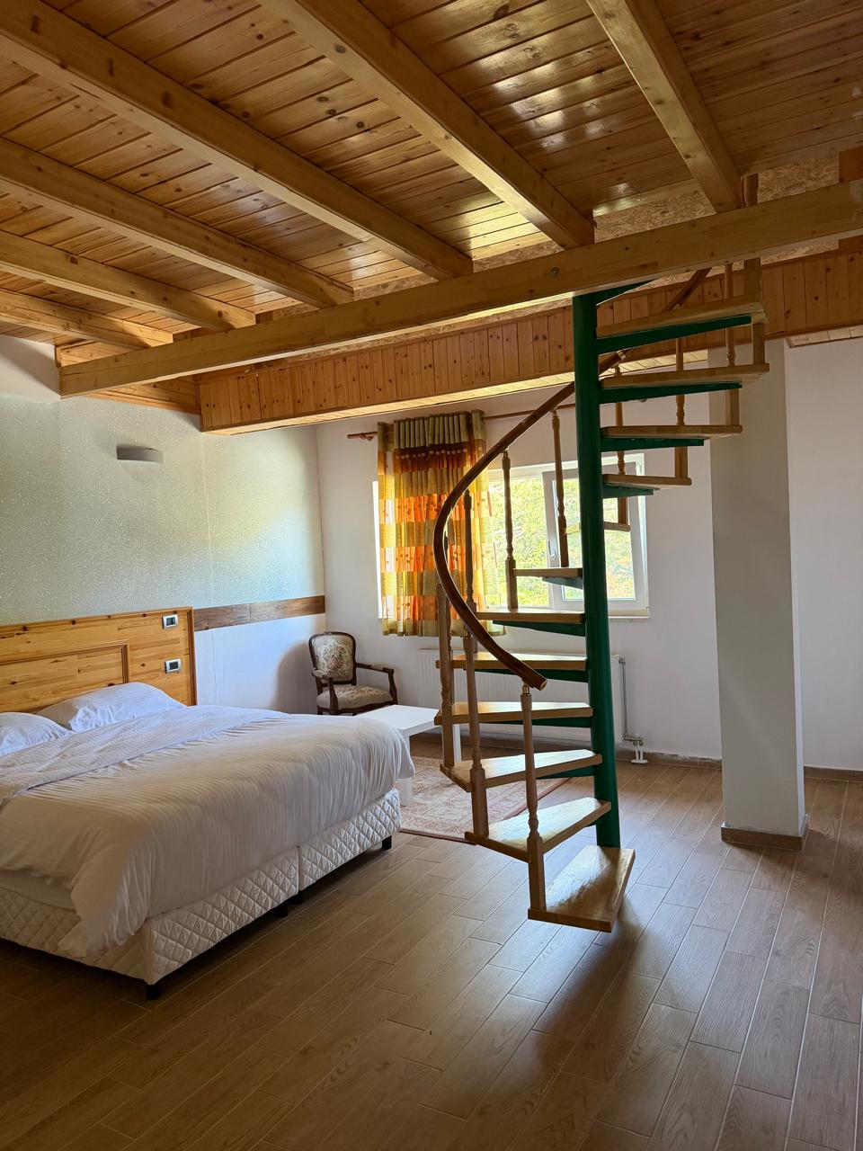 Family Room for 5 — Dhoma Pesëshe